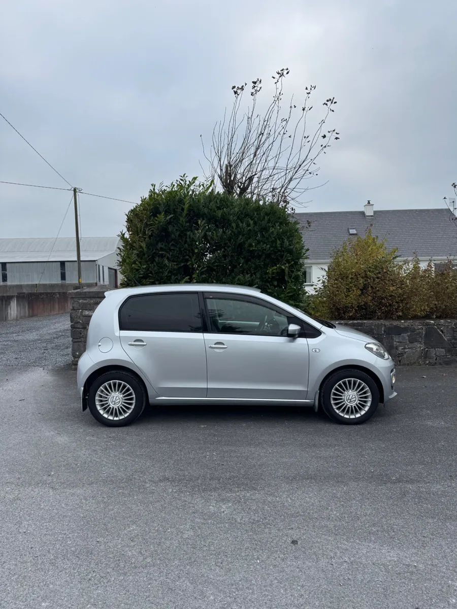 Volkswagen up! 2013 - Image 2