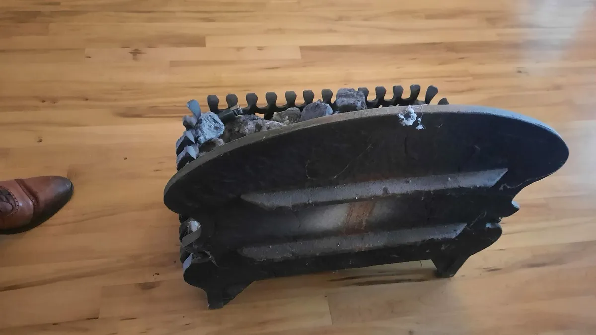 Cast iron gas fire insert - Excellent condition - Image 2