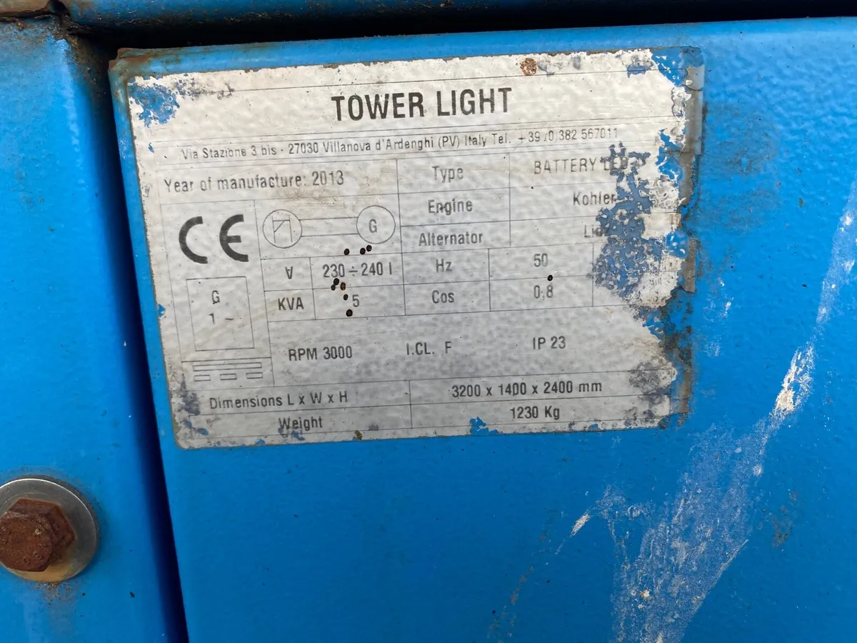 Light tower and generator - Image 2