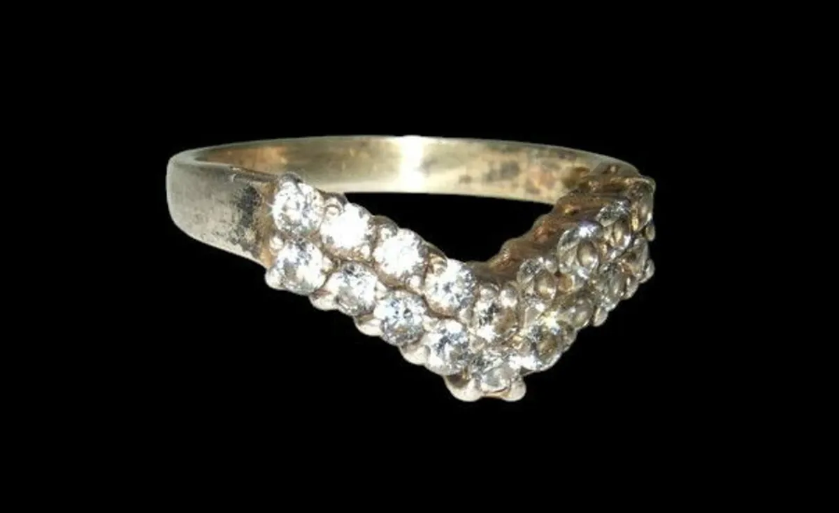 Vintage Hallmarked Silver Sapphire Wishbone Ring - Image 2