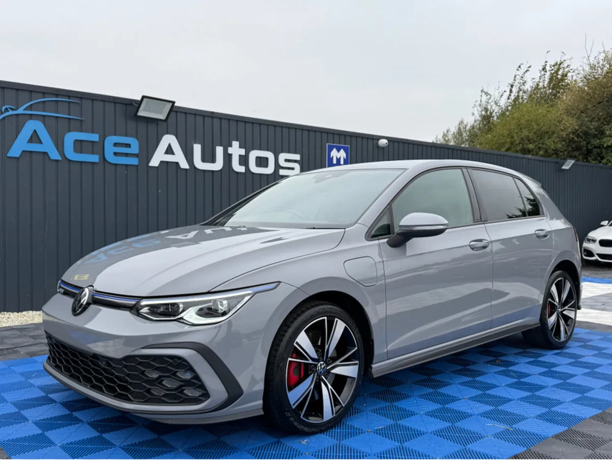 Volkswagen Golf GTE - 1.4 PETROL HYBRID - AUTO - 1 - Image 3