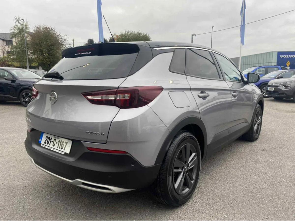 Opel Grandland X 120YR 1.5 D TURBO 4 4DR - Image 4