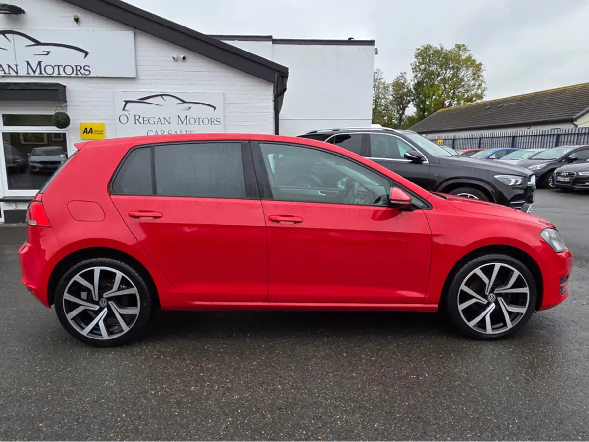 Volkswagen Golf 1.6 TDI SE BLUEMOTION 5DR - Image 2