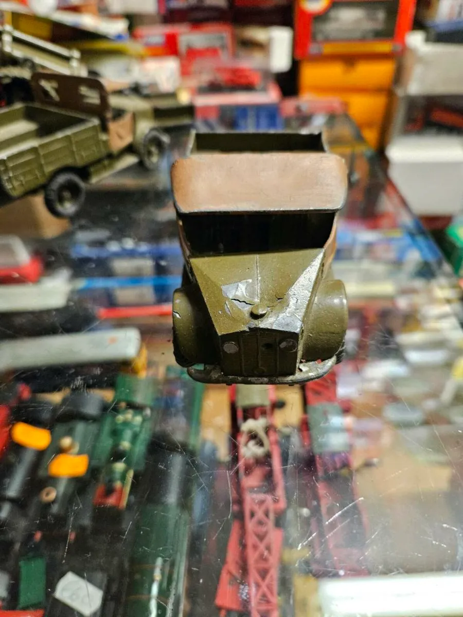 Britain's 1950's British Army WW2 Truck - Image 1