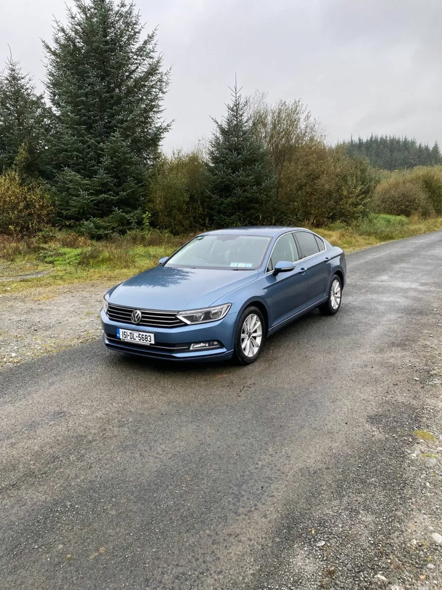 Volkswagen Passat 2015 - Image 2
