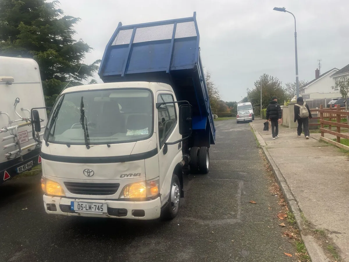 Toyota Dyna tipper - Image 1