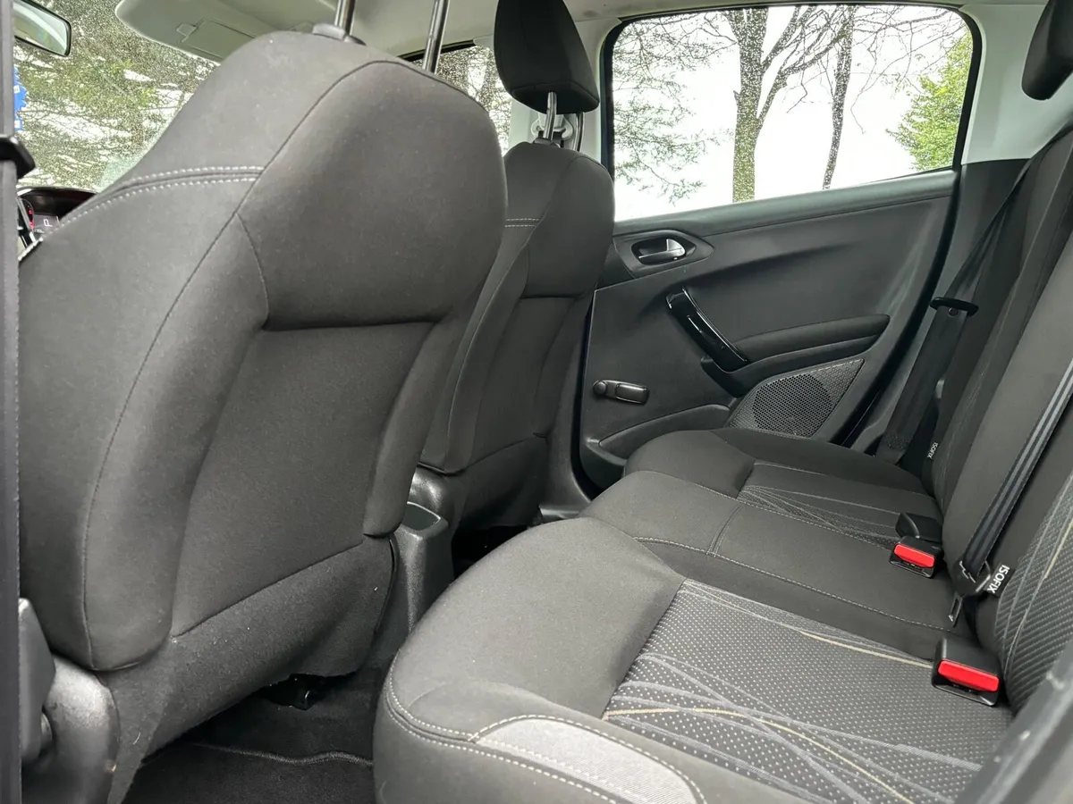 Peugeot 208  1.2petrol ,151reg - Image 4