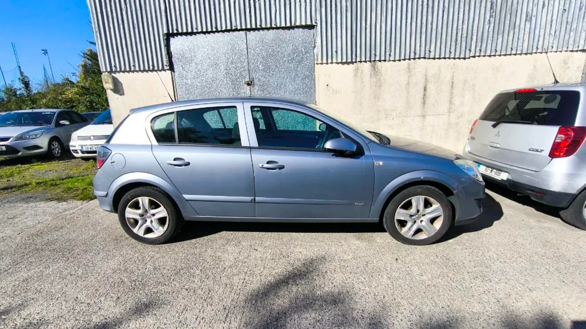 Vauxhall Astra 2009 - Image 2