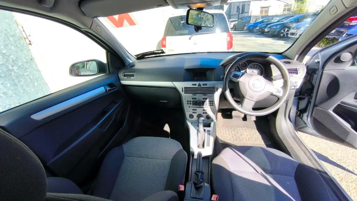 Vauxhall Astra 2009 - Image 4