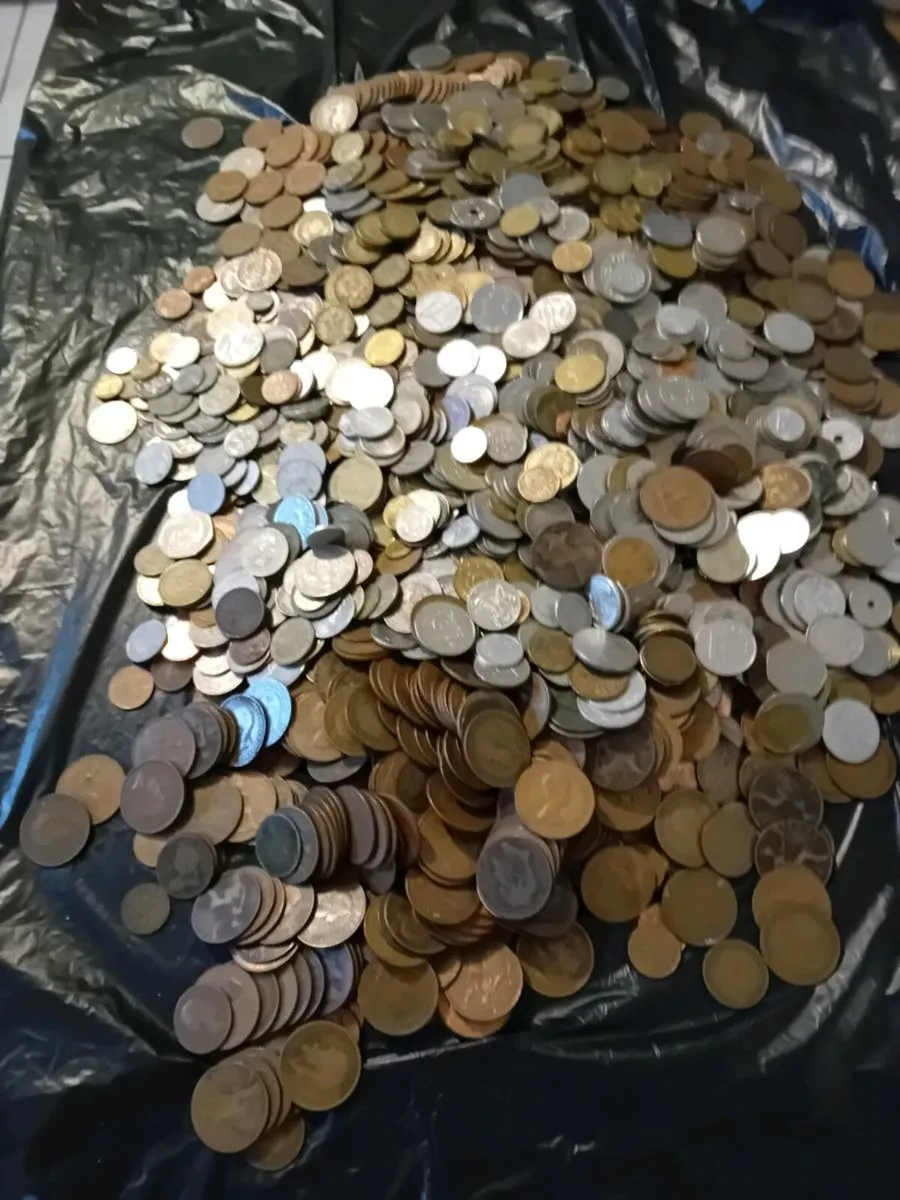 Over 1000 coins lot - Image 1