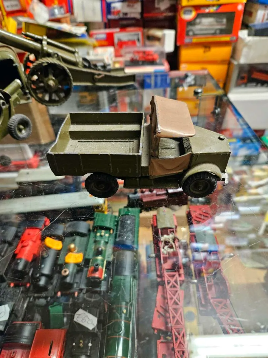 Britain's 1950's British Army WW2 Truck - Image 3