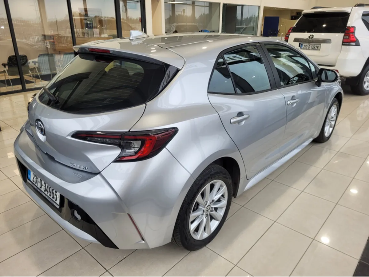 Toyota Corolla HYBRID LUNA H/8 H/B 4DR AUTO - Image 3