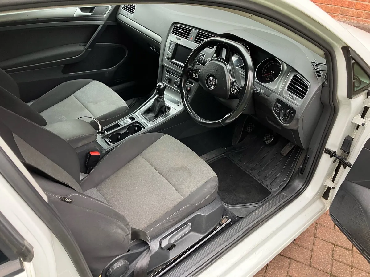 Commercial van - Image 3
