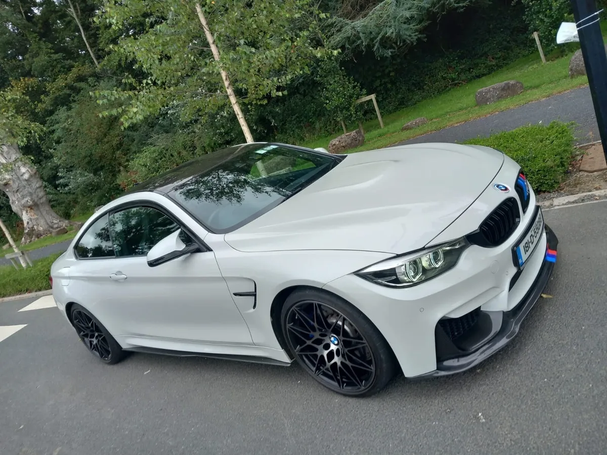 BMW M4 2018 - Image 2