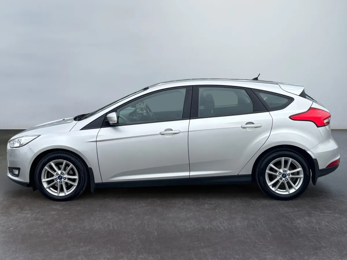 Ford Focus STYLE 1.5 TD 95PS 6SPEED 4 4DR - Image 4