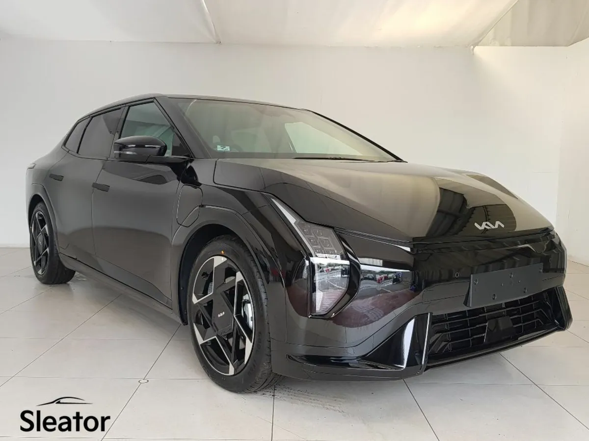 Kia EV4 FastBack - Image 1