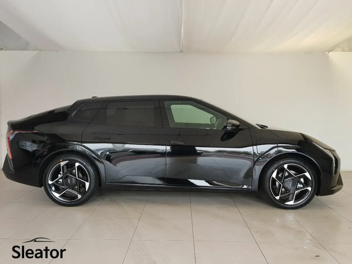 Kia EV4 FastBack - Image 2