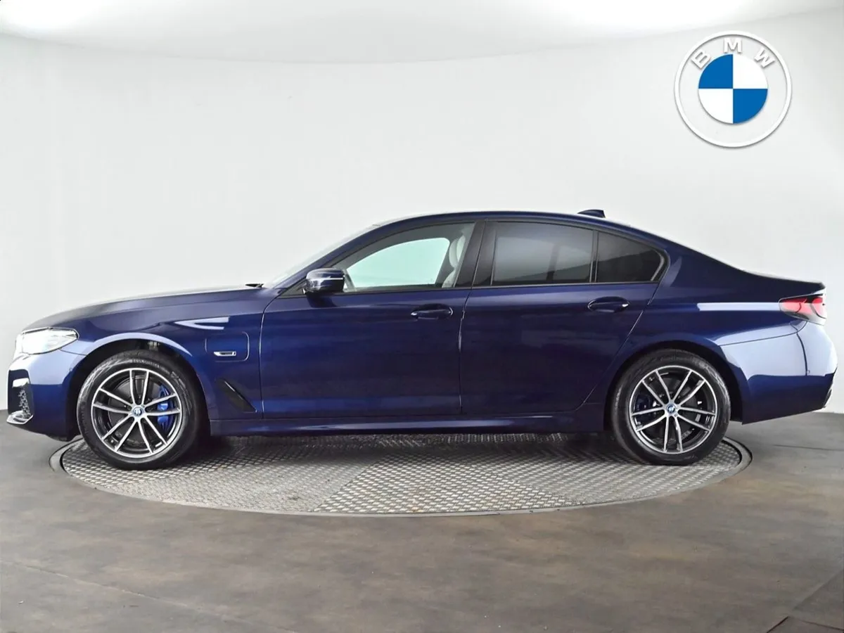 BMW 5 Series 530e M Sport Saloon - Image 3