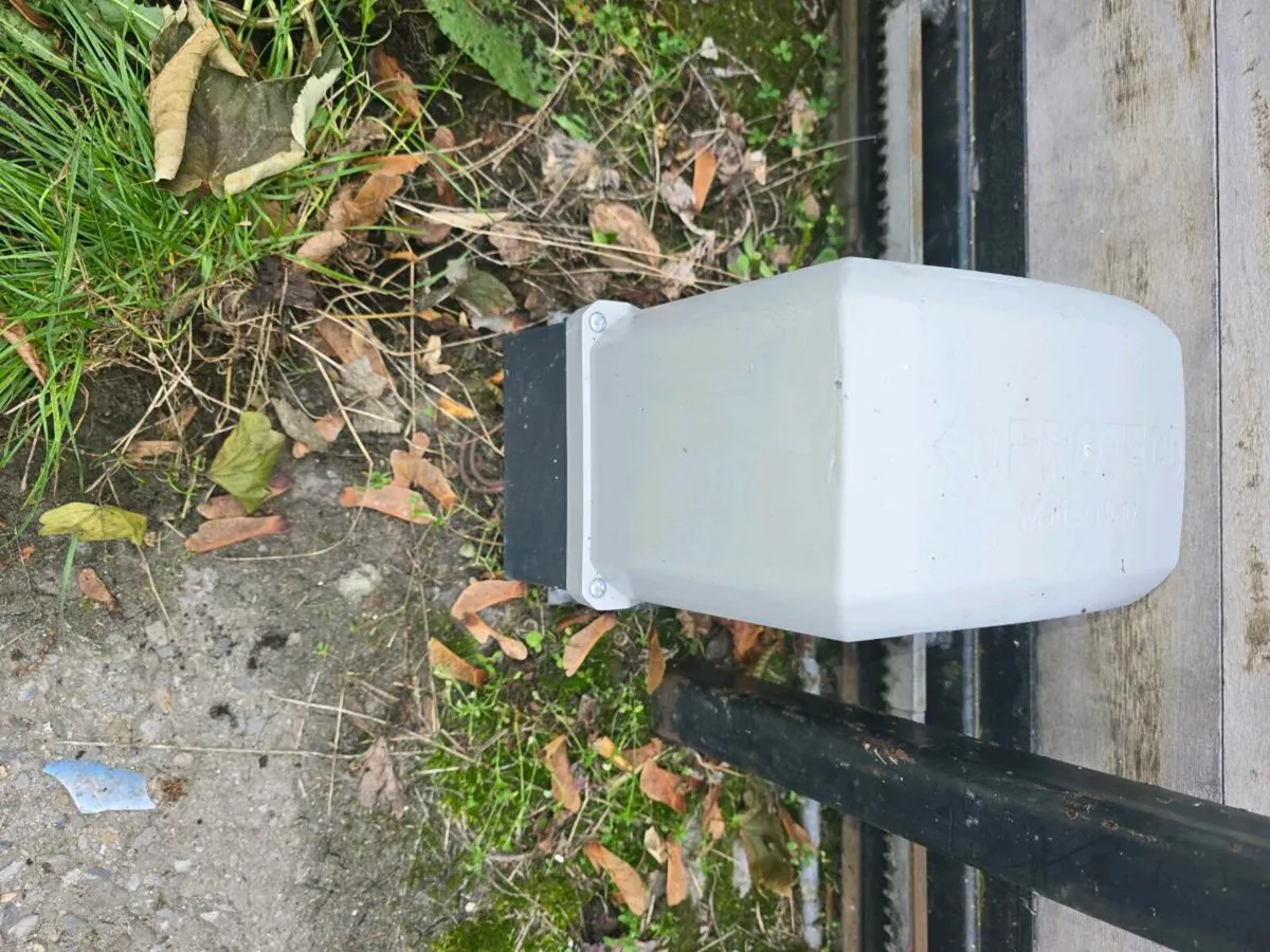 Sliding gate and motor - Image 3