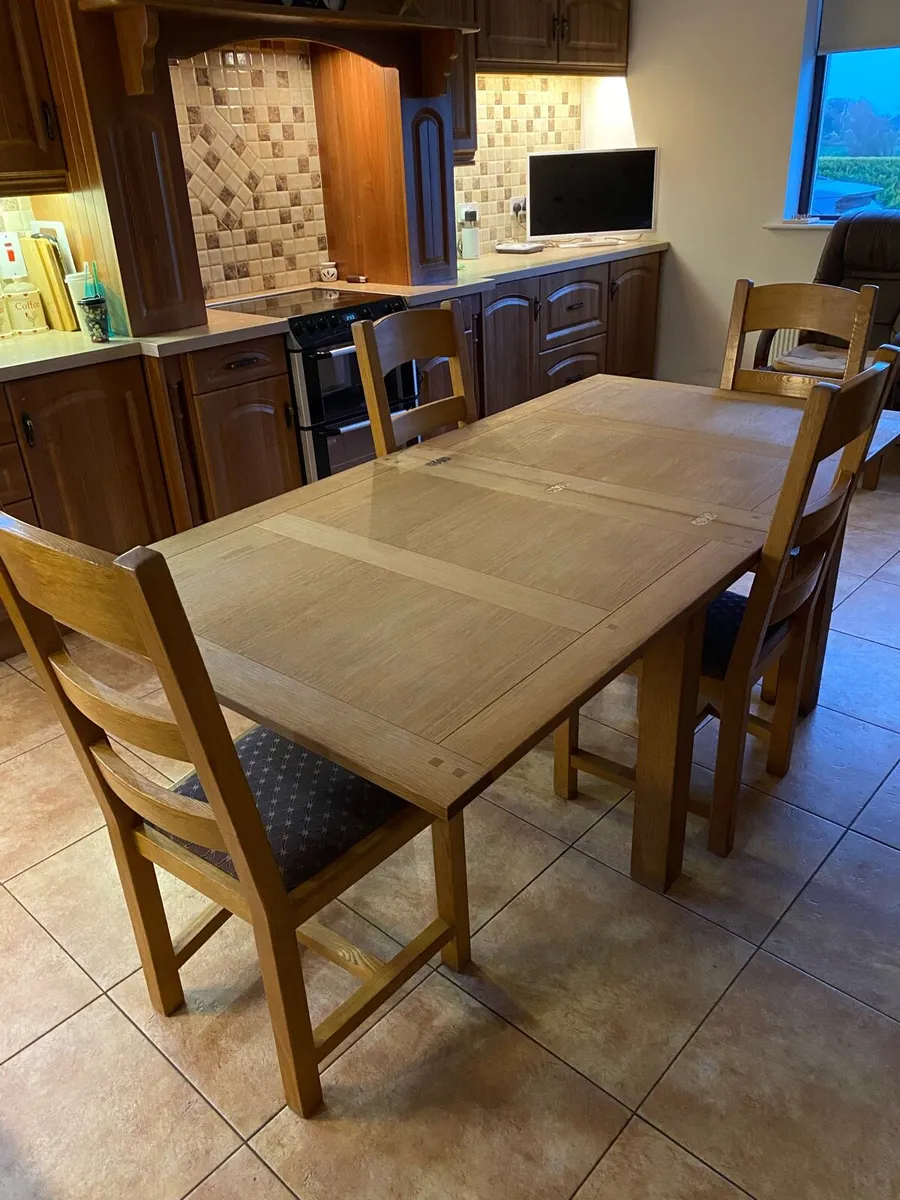 Kitchen Table and 4 chairs - Image 1