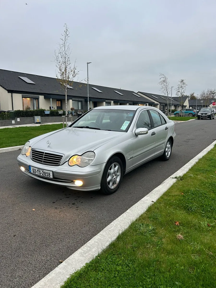 Mercedes Benz class c180 Classic - Image 3
