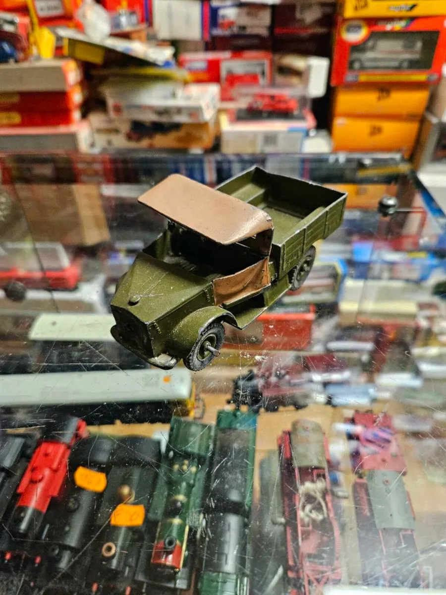 Britain's 1950's British Army WW2 Truck - Image 1