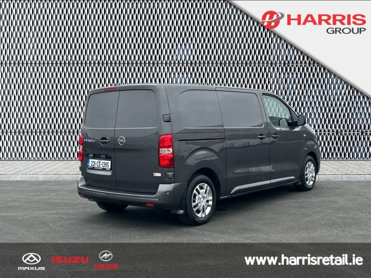 Opel Vivaro Combi L1h1 BEV 100KW With 50kwh Auto - Image 4