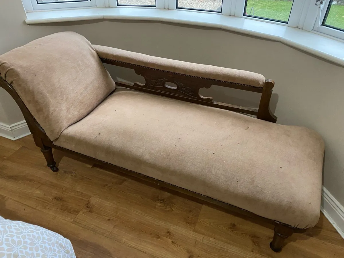 Chaise Lounge - Image 1