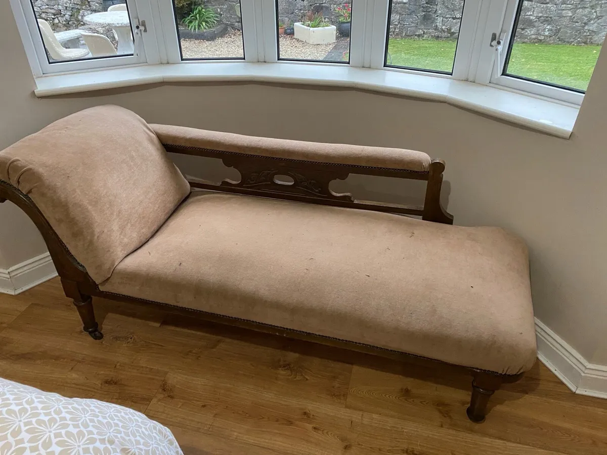 Chaise Lounge - Image 3