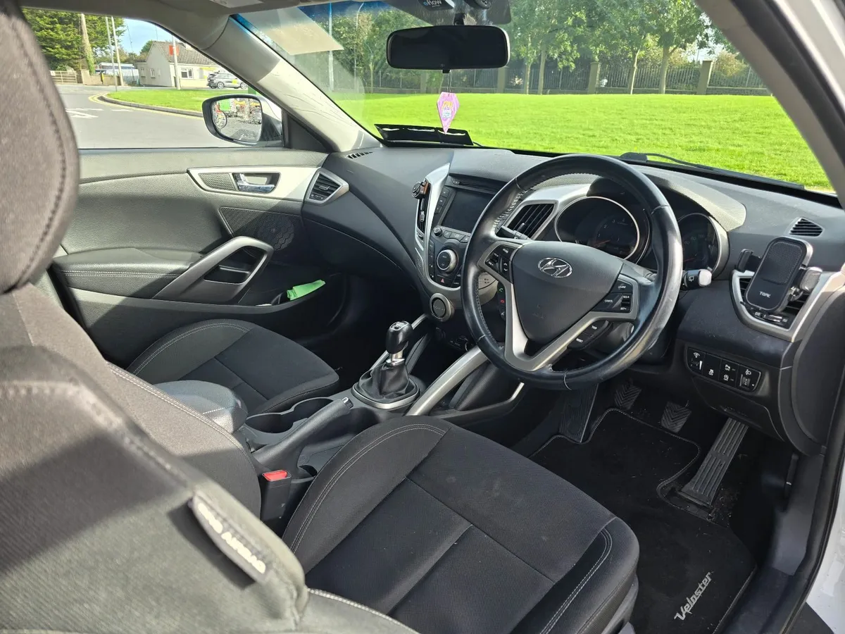 Hyundai Veloster 2014 - Image 4