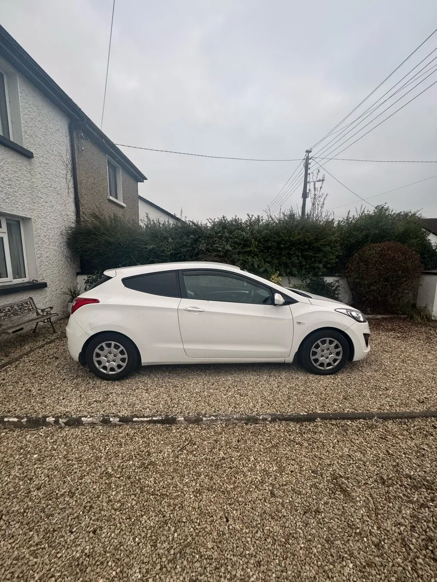 Hyundai i30 - Image 2