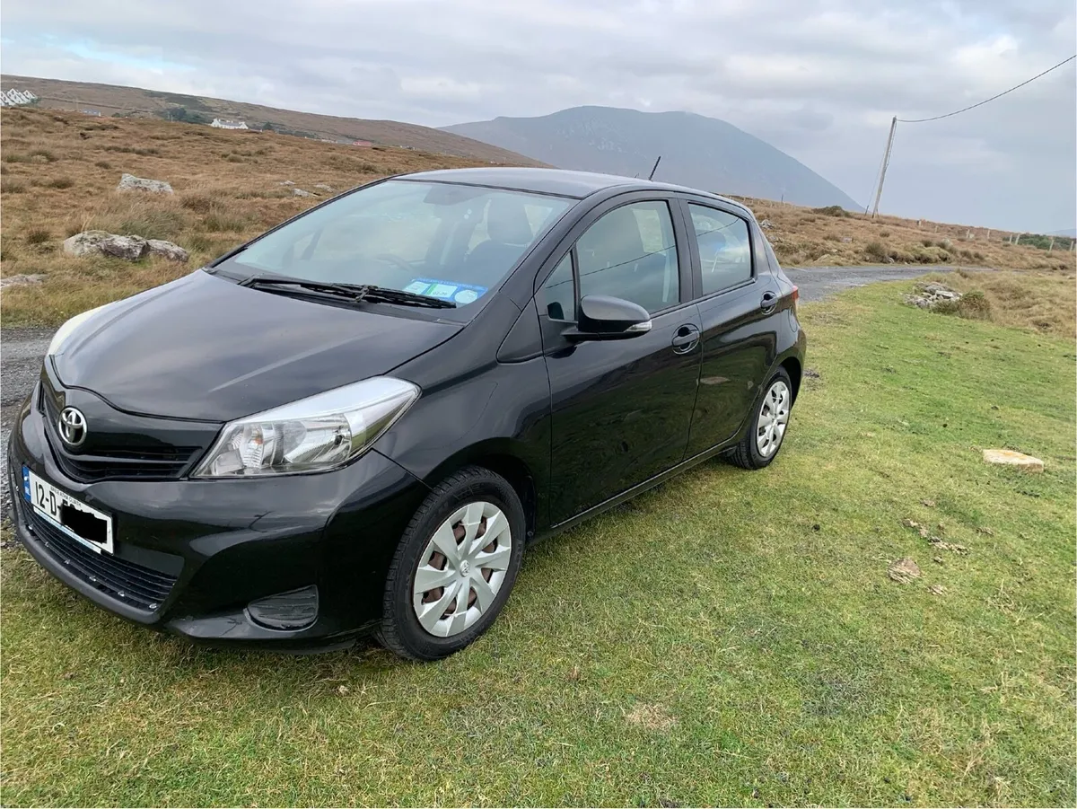 Toyota Yaris 2012 - Image 2