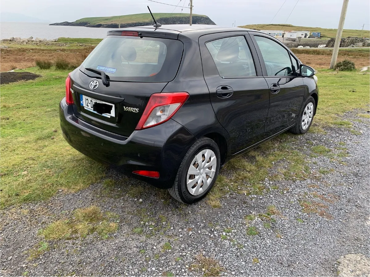 Toyota Yaris 2012 - Image 3