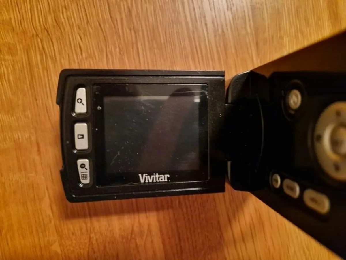 VIVITAR DVR 638HD Digital Camcorder Video Camera - Image 1
