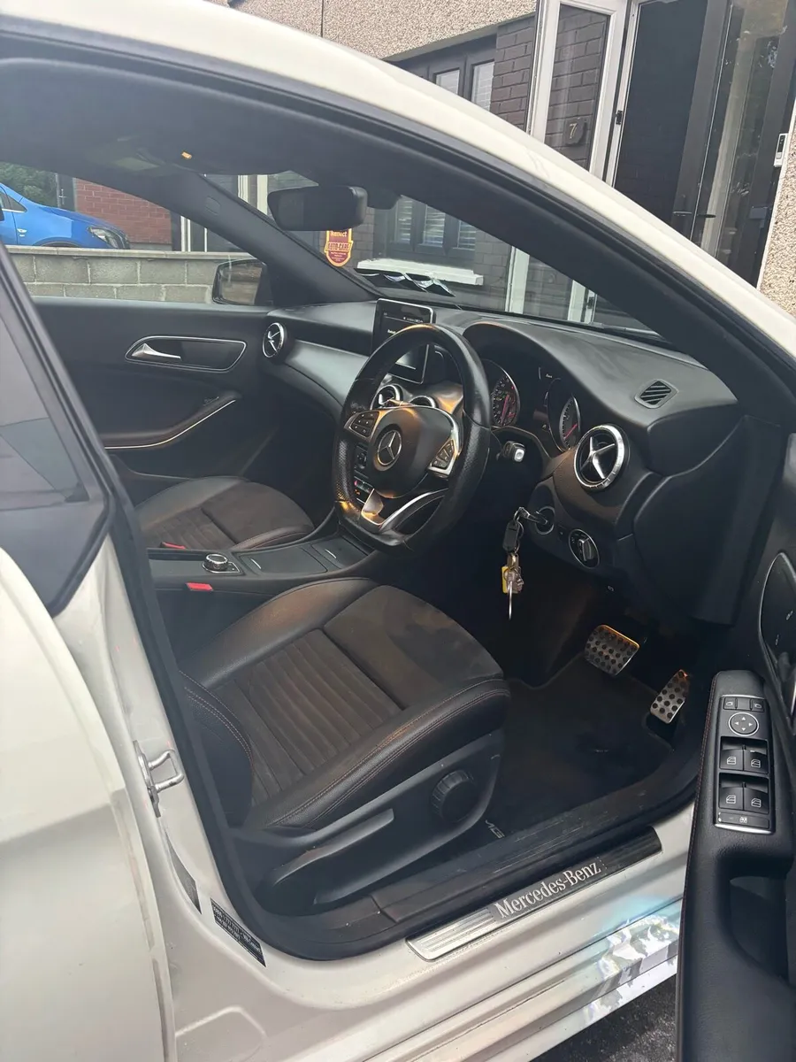 Mercedes Benz CLA 220 4Matic - Image 2