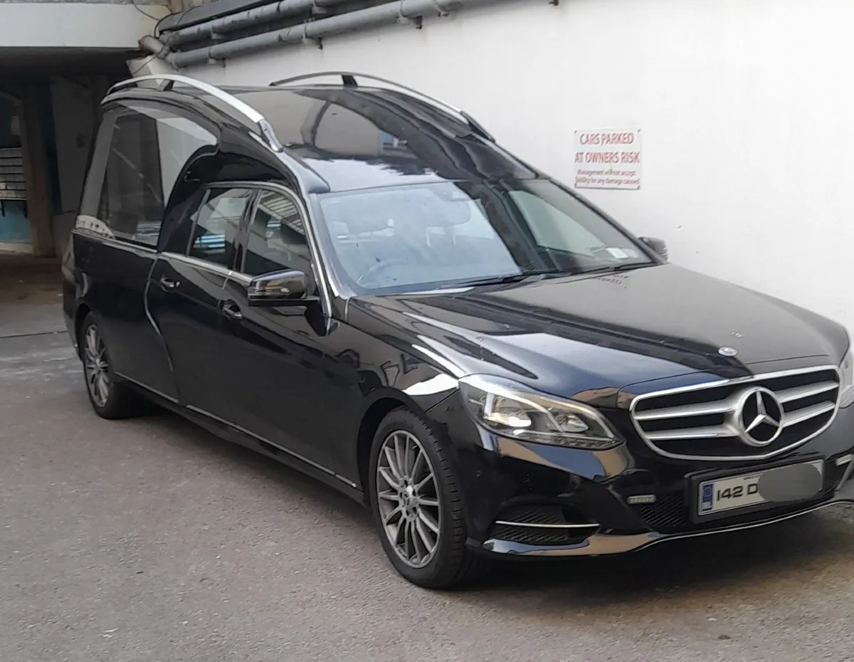 Mercedes-Benz E-Class 2014 - Image 1