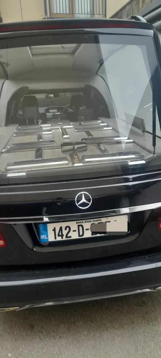 Mercedes-Benz E-Class 2014 - Image 2