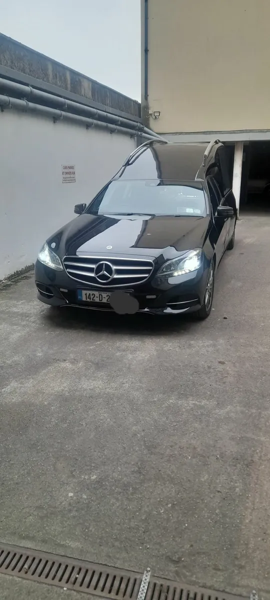 Mercedes-Benz E-Class 2014 - Image 3