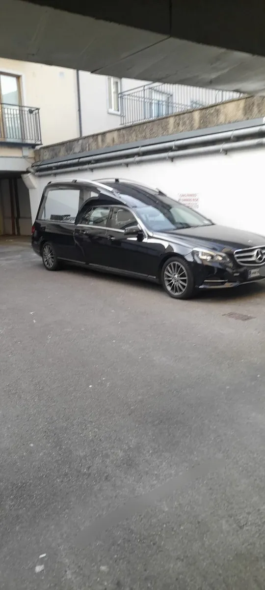 Mercedes-Benz E-Class 2014 - Image 1