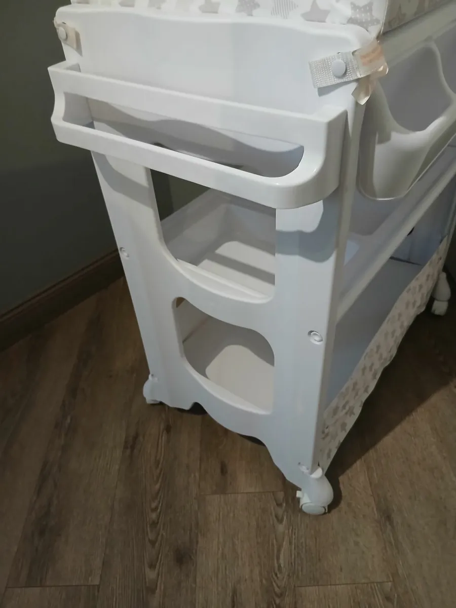 Baby Changing Unit - Image 4