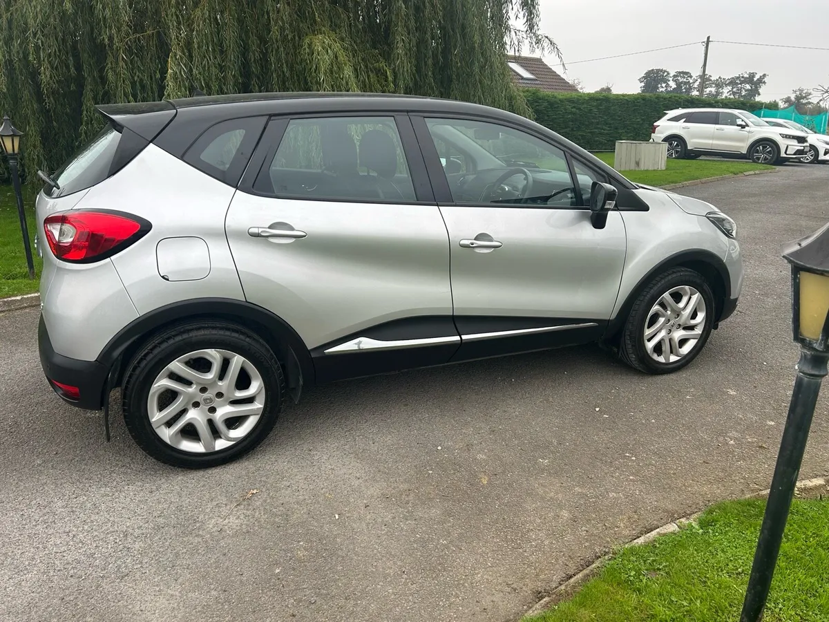 Renault Capture 2015 , 1.5DCI  €8150. - Image 2
