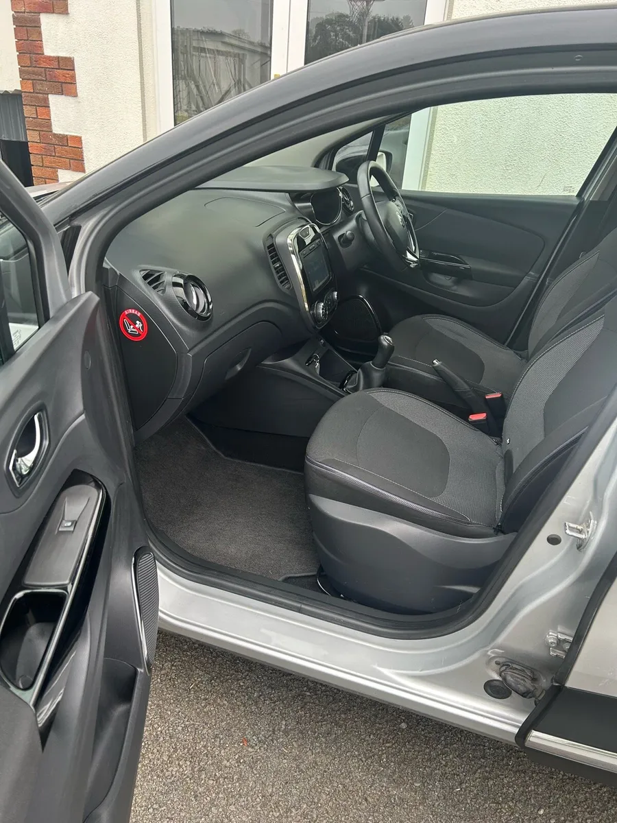 Renault Capture 2015 , 1.5DCI  €8150. - Image 4