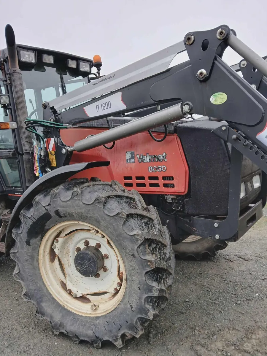 Valtra 80/50 with front loader - Image 2