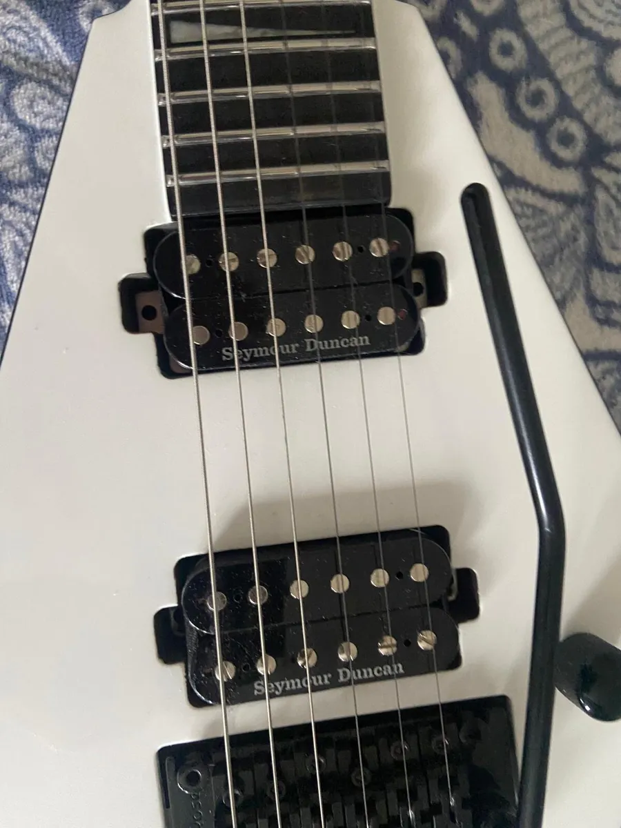 Guitar - Image 3