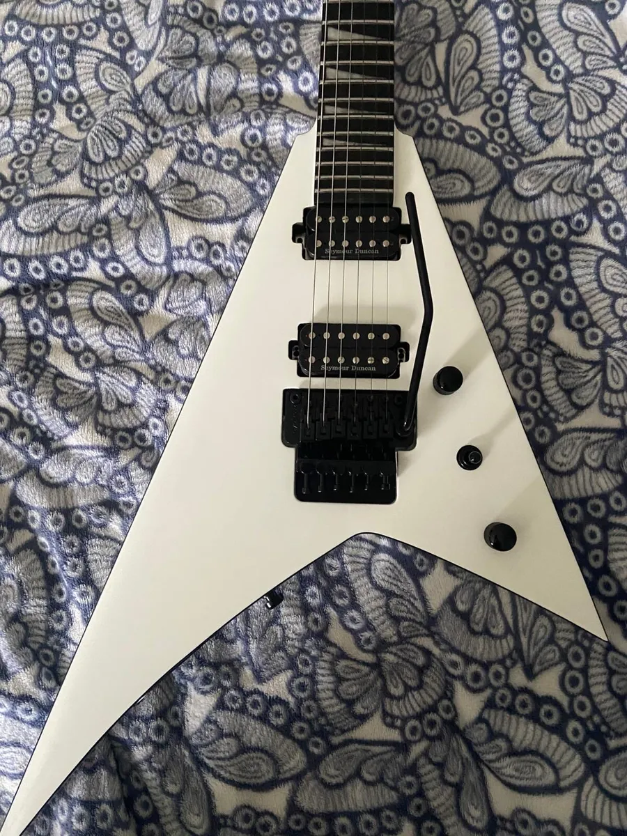 Guitar - Image 4
