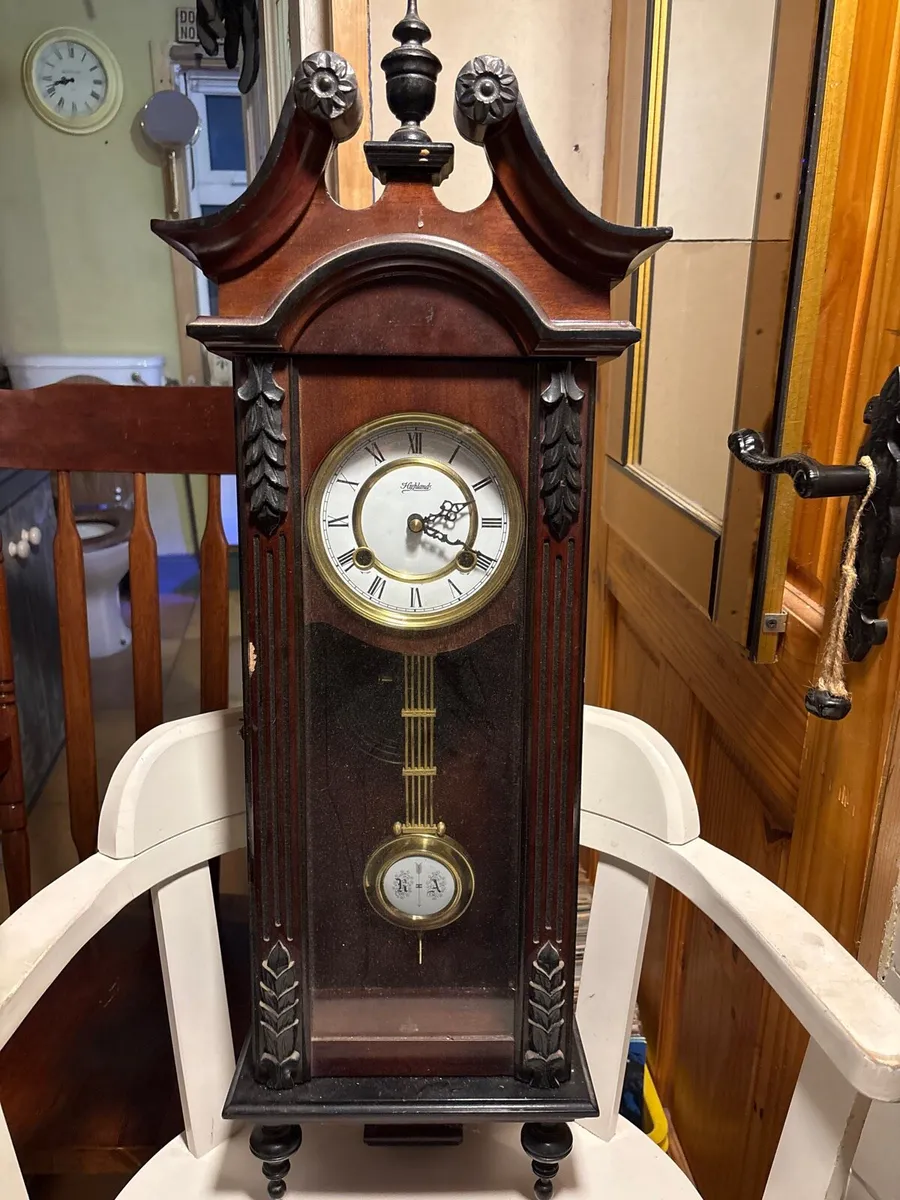 Pendulum wall clock