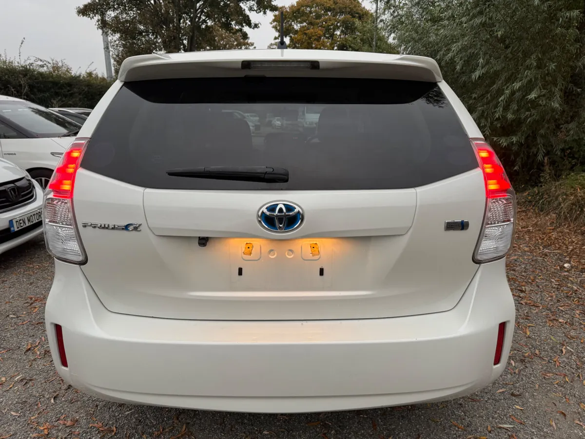 Toyota Prius 7 seats 73500km!!! - Image 4