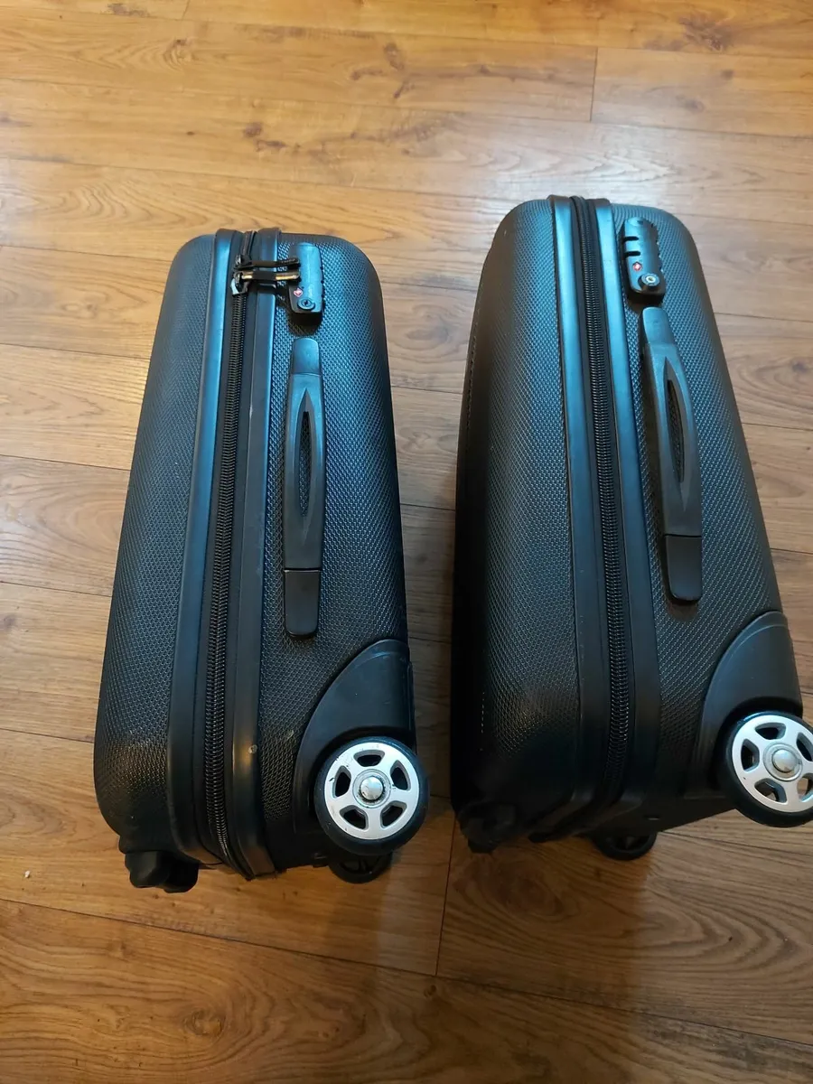 Pair of used Tripp Cabin size suitcases - Image 1