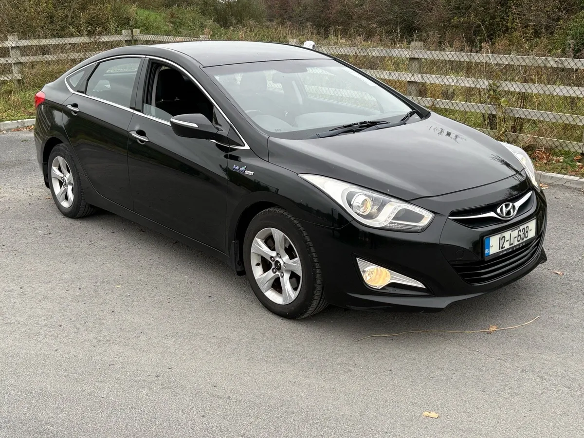 2012 HYUNDAI I40 NCT & TAXED - Image 1