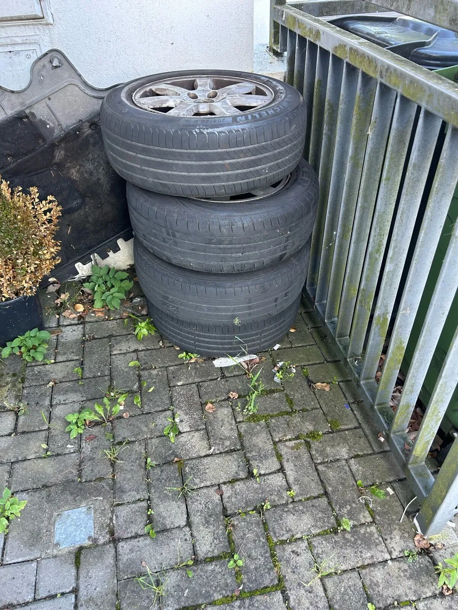Alloy wheels - Image 1